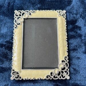 Vintage Ornate Cream and Silver Filigree Photo Frame - Quality Home Accents